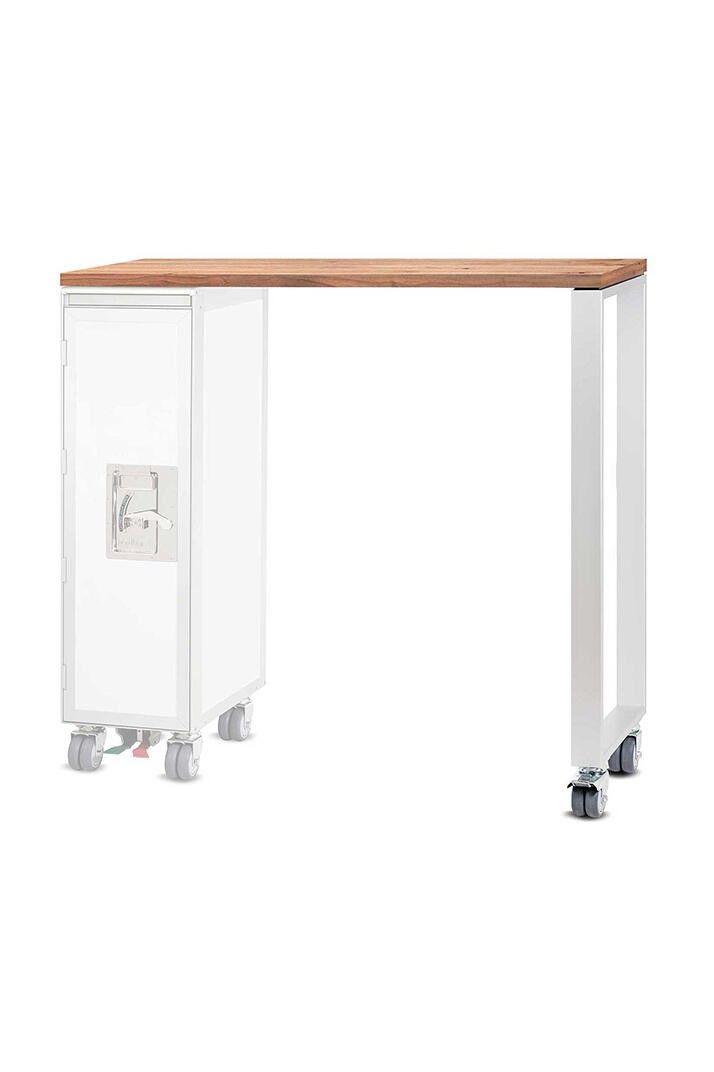 Hightable Tisch mit silberner Bordbar und Holzplatte, mobil durch Rollen.