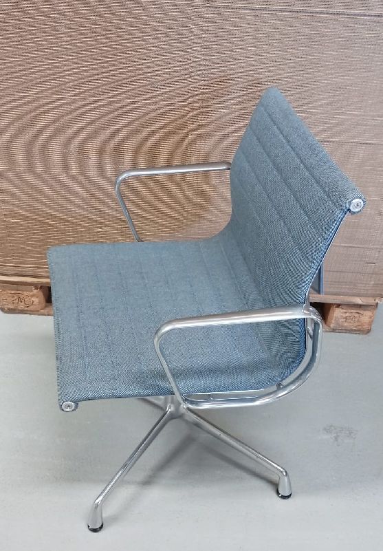 Aluminium Chair EA 103 / EA103 Stuhl EISBLAU/MOORBRAUN Vitra AUSSTELLUNGSSTÜCK