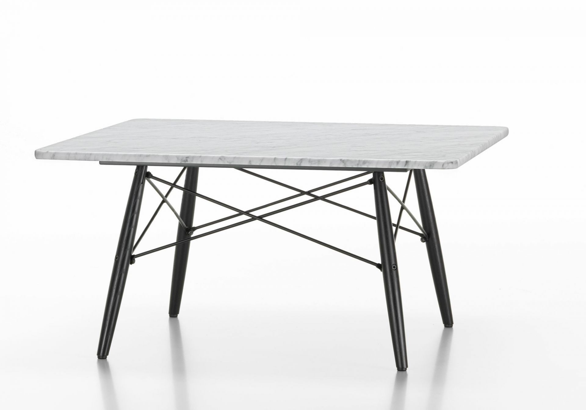 Eames Coffee Table mit weißer Marmorplatte und schwarzem Metallgestell, ein Vitra Einzelstück.