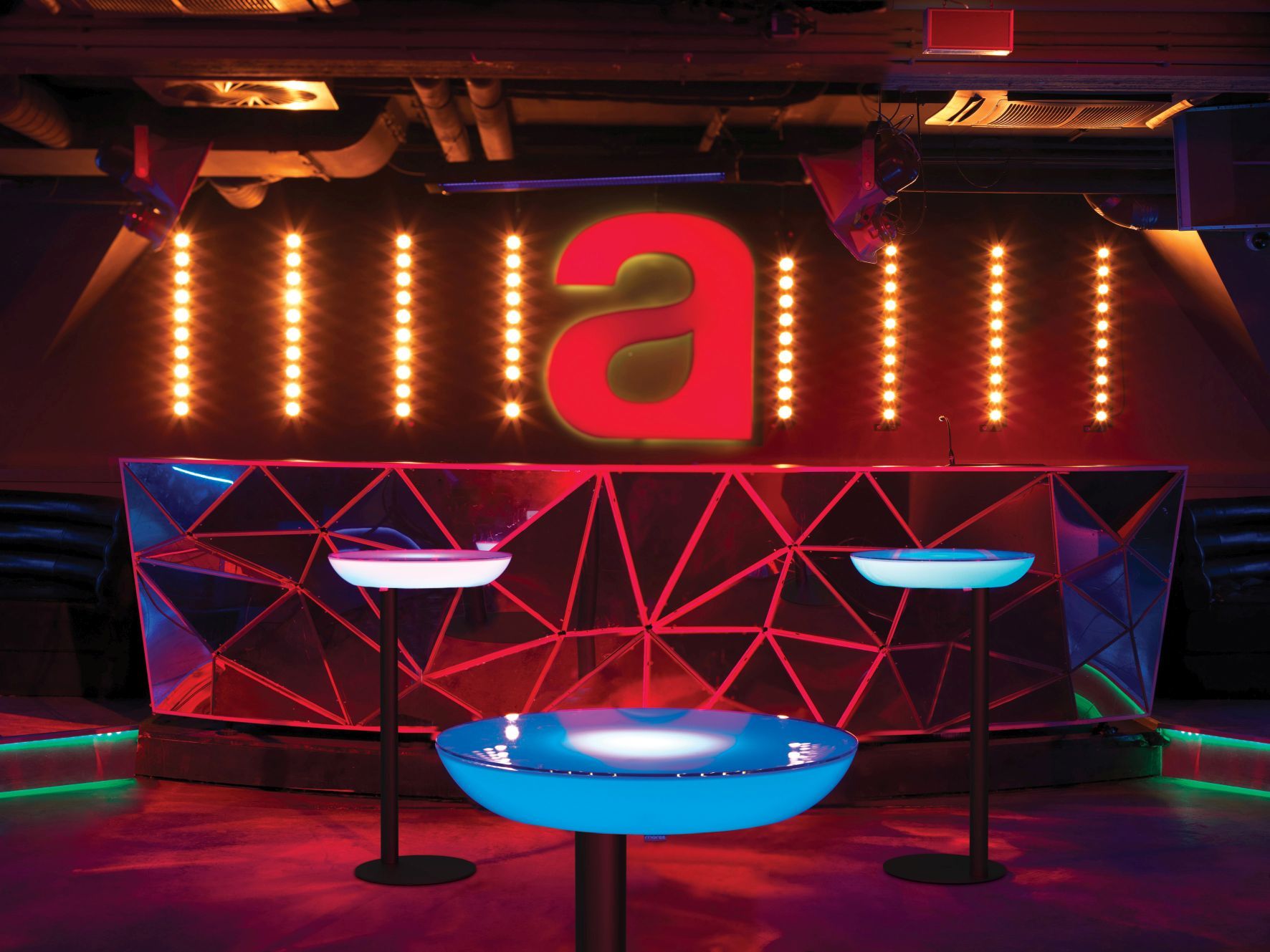 Lounge M105 Outdoor Leuchttisch/Stehtisch Moree