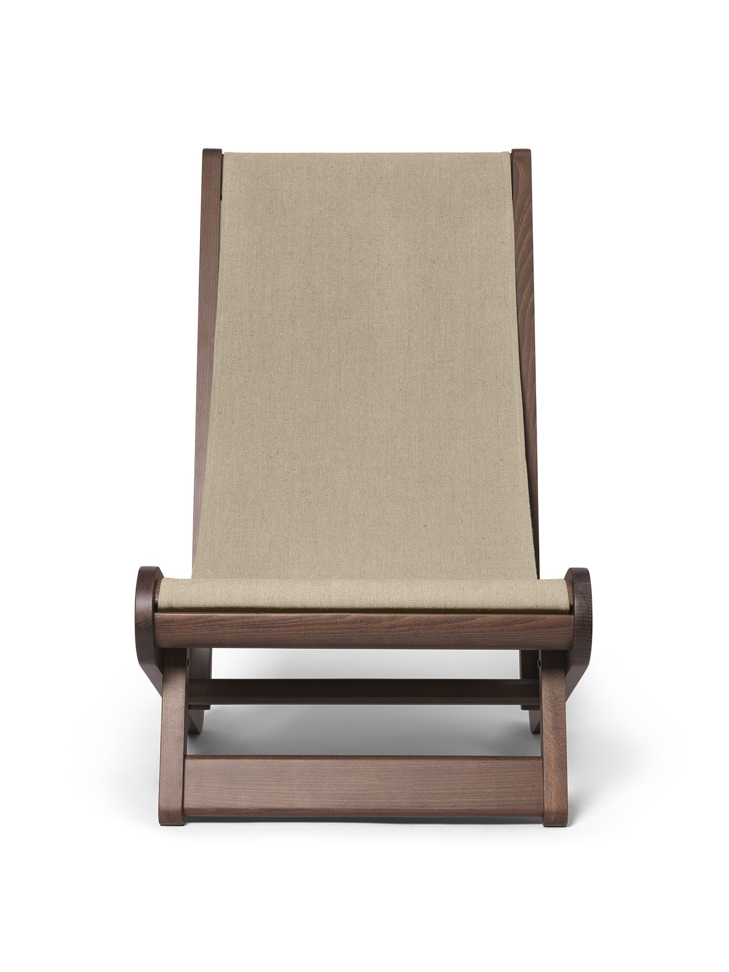 Hemi Lounge Chair von Ferm Living, Sessel mit Holzrahmen und beigem Stoffbezug.