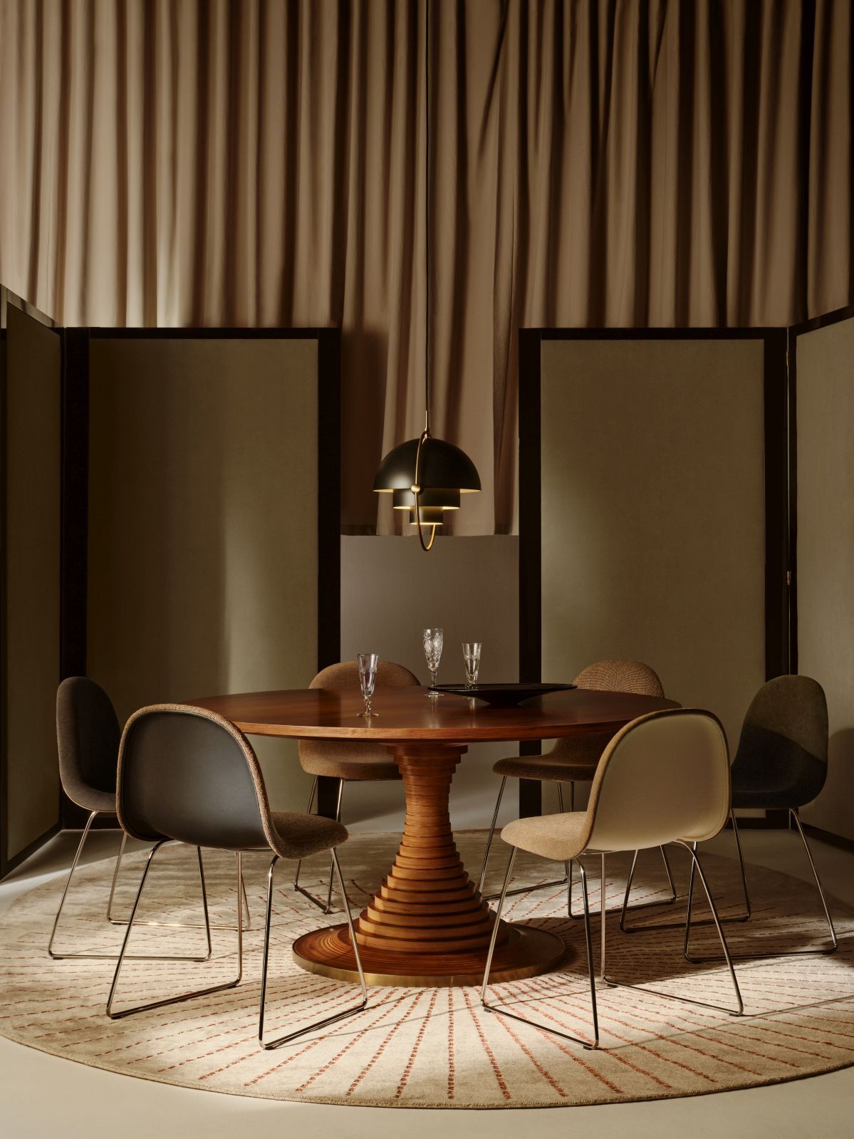 Tavolo a Dischi Esstisch Ø120cm Gubi