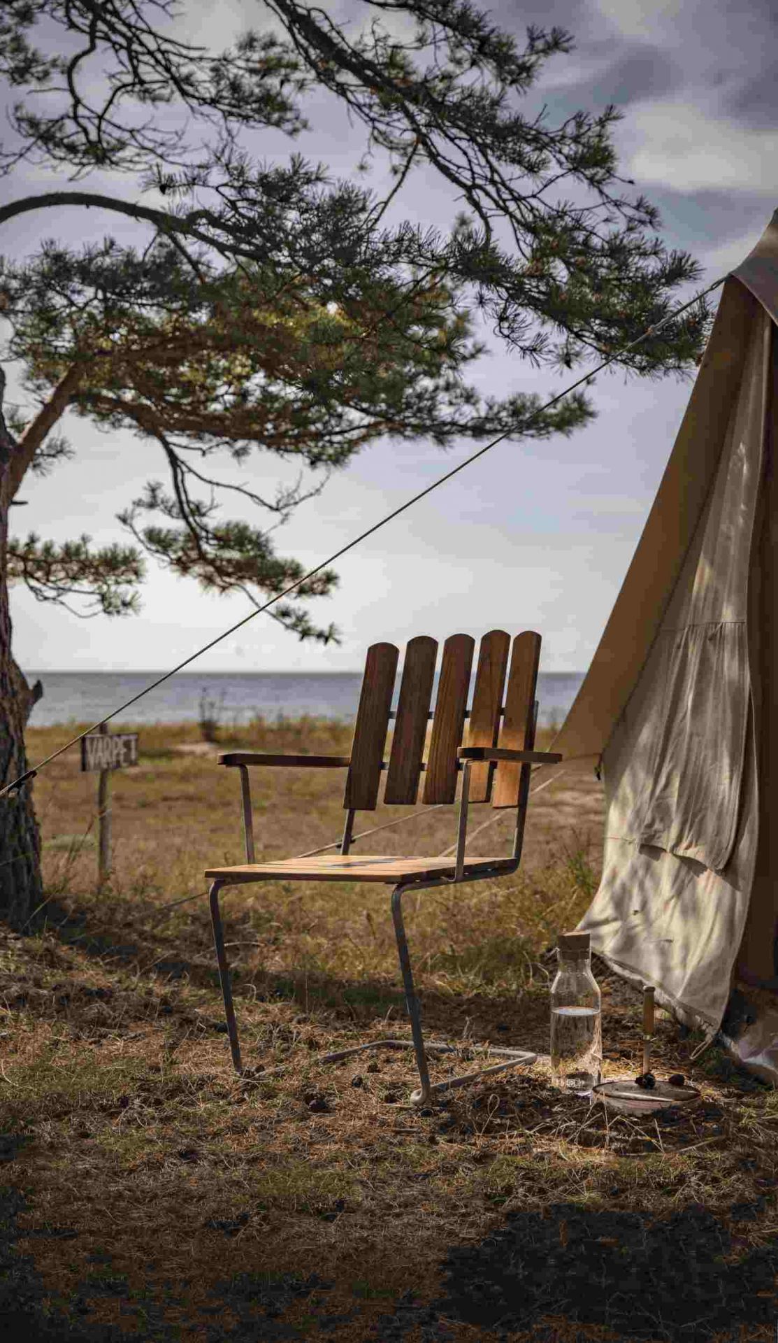 Armlehnstuhl A2 Grythyttan Stalmöbler Eichenholz weiß lackiert