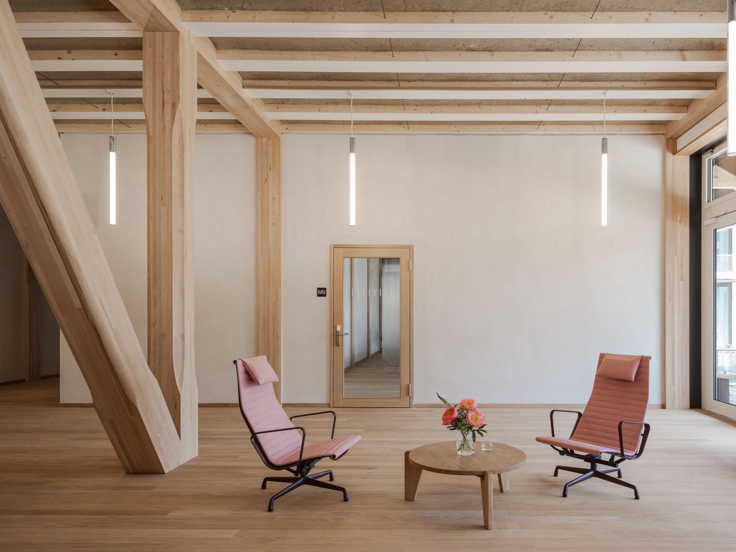 Aluminium Chair EA124 / EA 124 Sessel Vitra