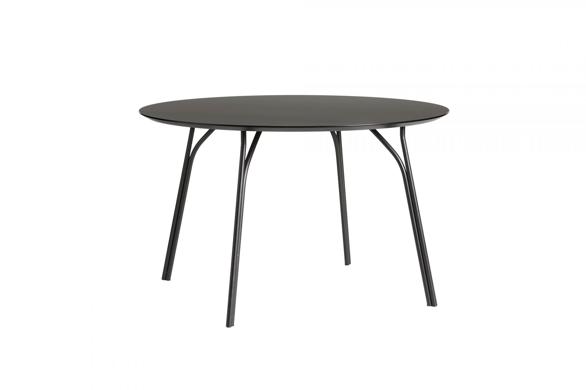 Schwarzer, runder Tree Esstisch von Woud mit schlanken, dunklen Metallbeinen vor einem weißen Hintergrund.
