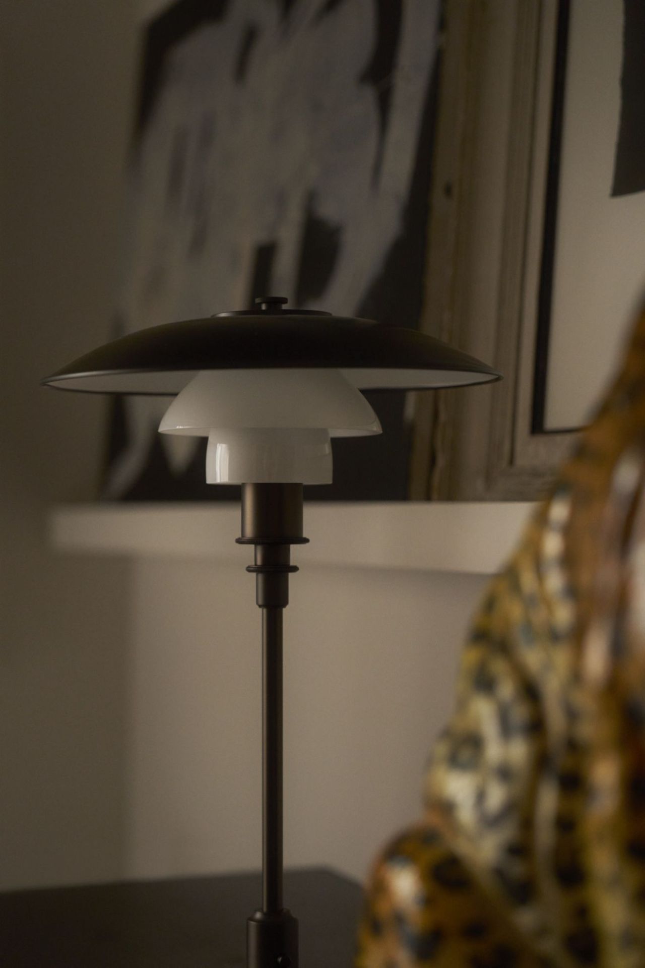 PH 3/2 Aged Brass Opal Tischleuchte Louis Poulsen