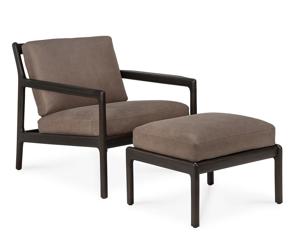 Jack Fußhocker von Ethnicraft, Mahagoni dunkelbraun mit Terra Nubuck Bezug, modernes Design.