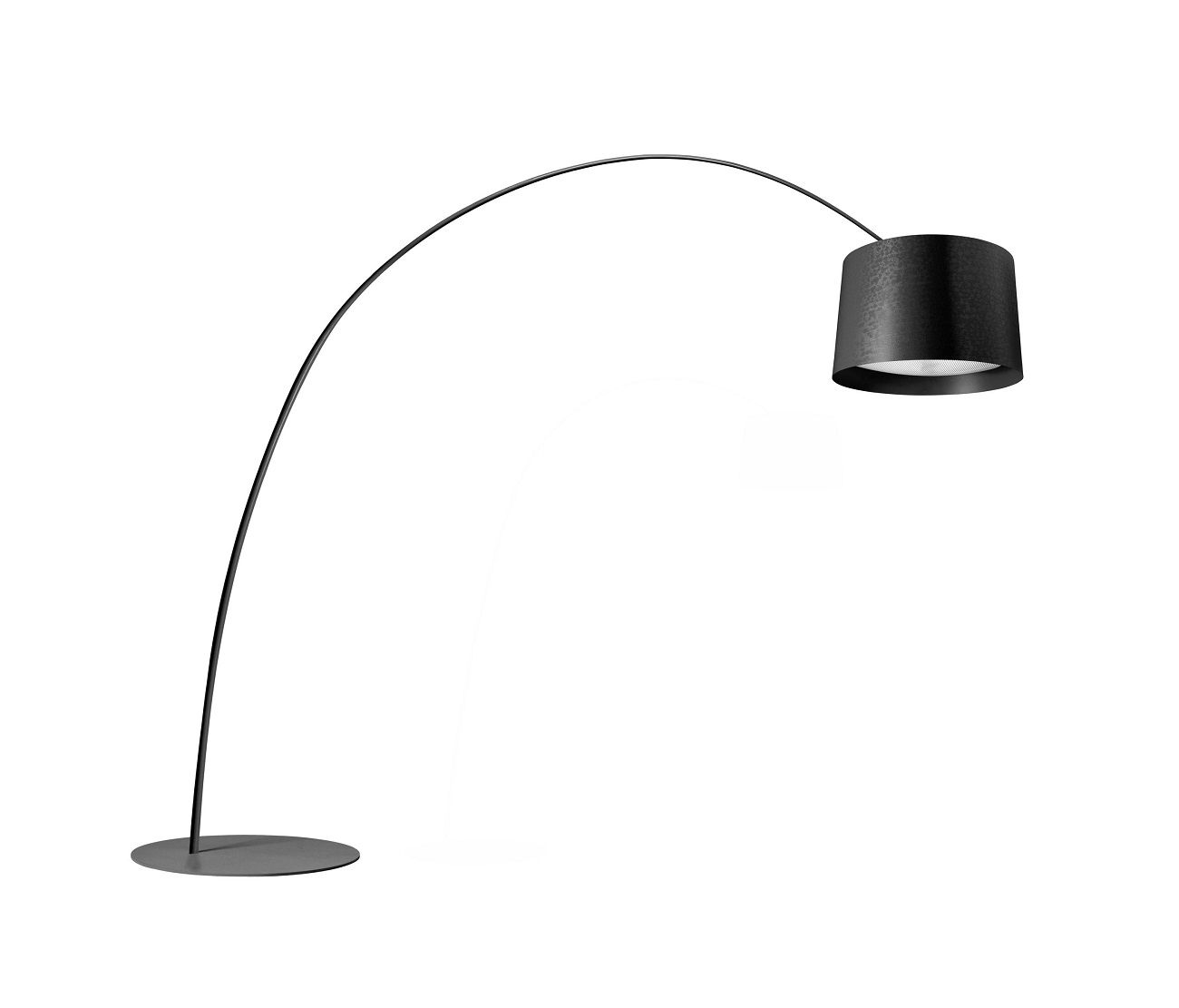 Schwarze Twice as Twiggy Stehleuchte von Foscarini mit gebogenem Lampenarm und zylindrischem Lampenschirm.