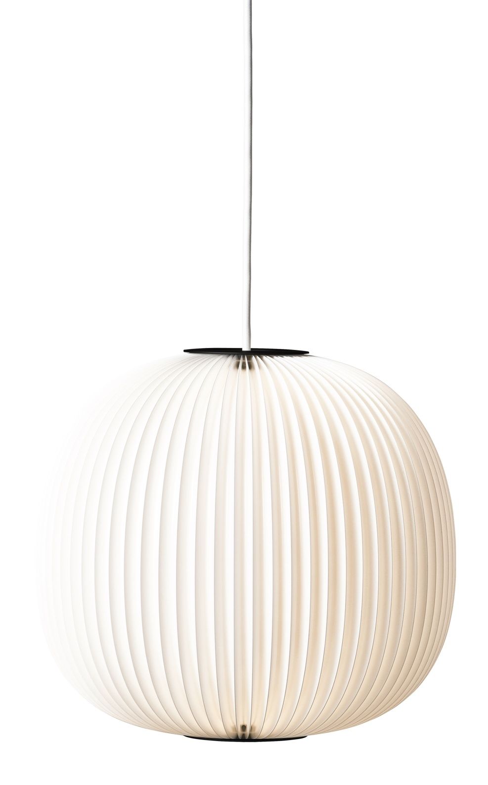 Nahaufnahme der Lamella Pendelleuchte von Le Klint in Schwarz, modernes Design, Innenbeleuchtung.