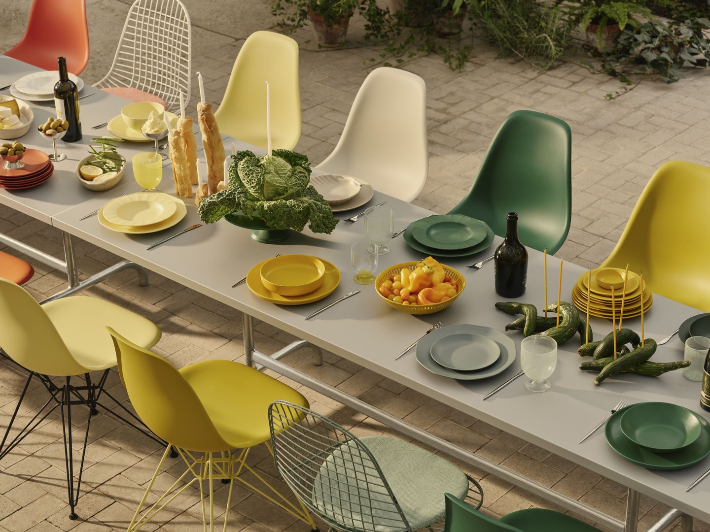 Eames Fiberglass Chair DSR Stuhl Vitra