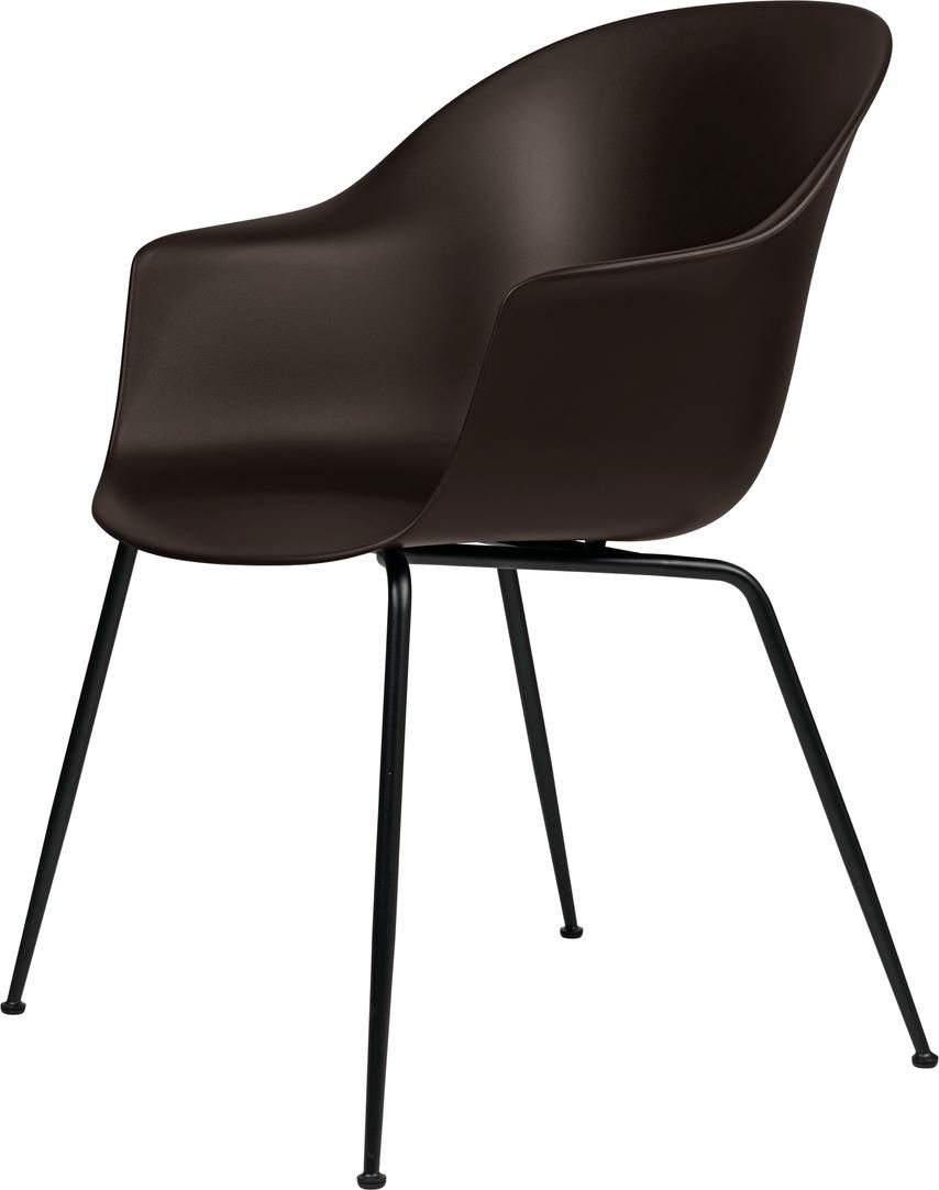 Brauner Bat Chair Esszimmerstuhl von Gubi mit schwarzem Metallgestell für Indoor und Outdoor.