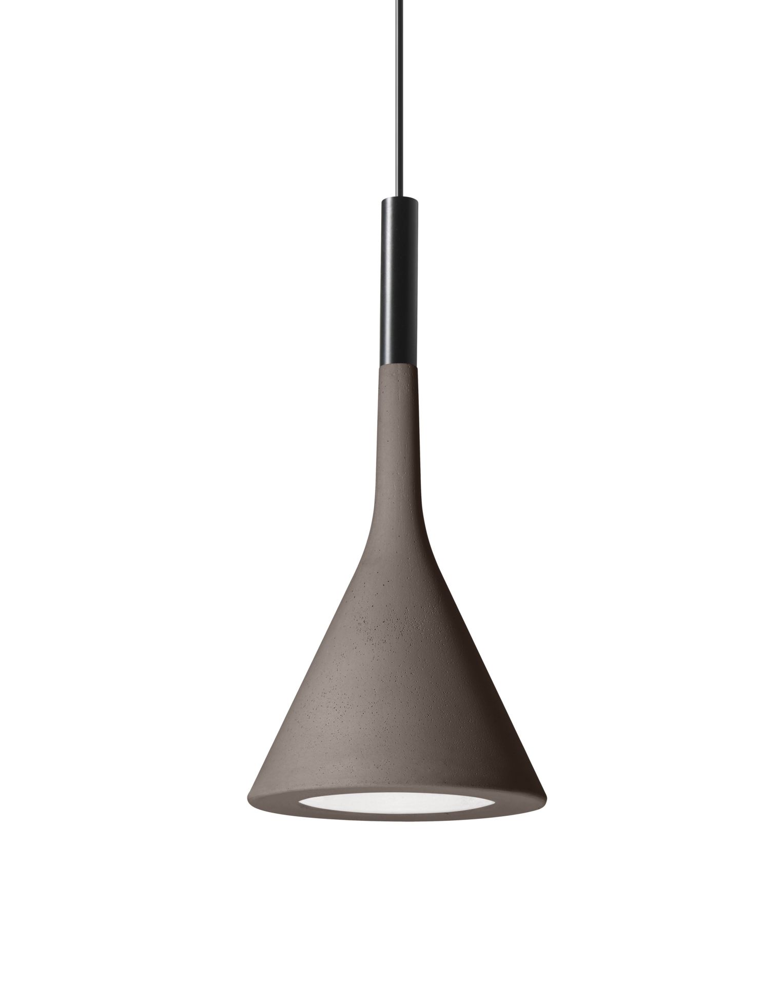 Braune Foscarini Aplomb Pendelleuchte aus Beton mit kegelförmigem Lampenschirm und schwarzer Aufhängung.