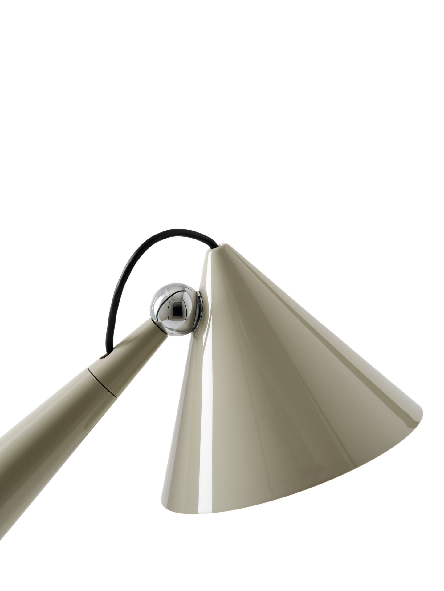 Detailaufnahme der Tom Dixon Pose Task Light LED Tischleuchte in Putty.