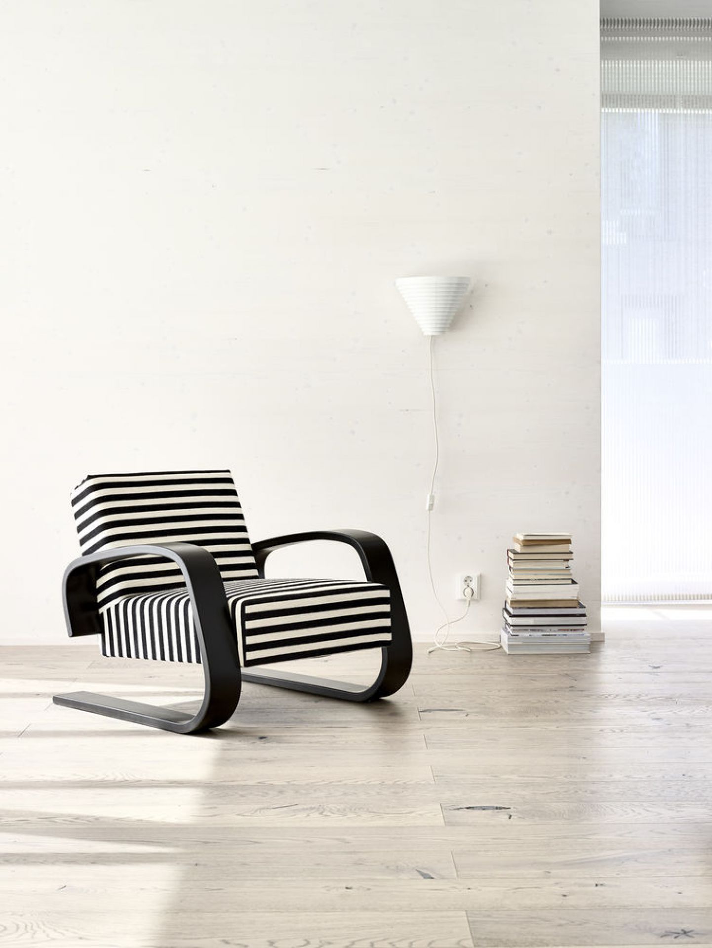 A910 Wandleuchte Artek