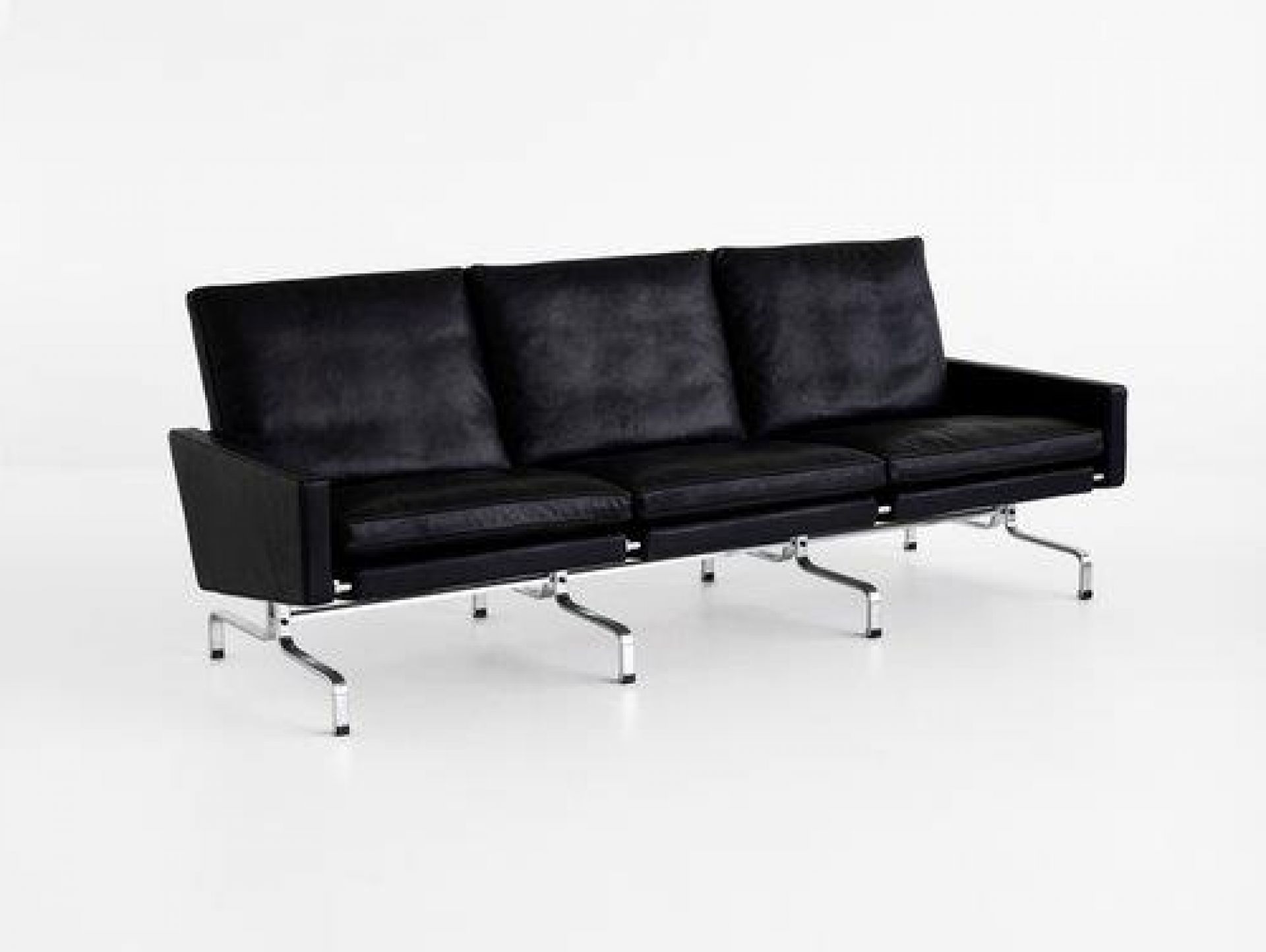 Schwarzes PK31 Sofa von Fritz Hansen mit Lederbezug und verchromtem Stahlgestell.