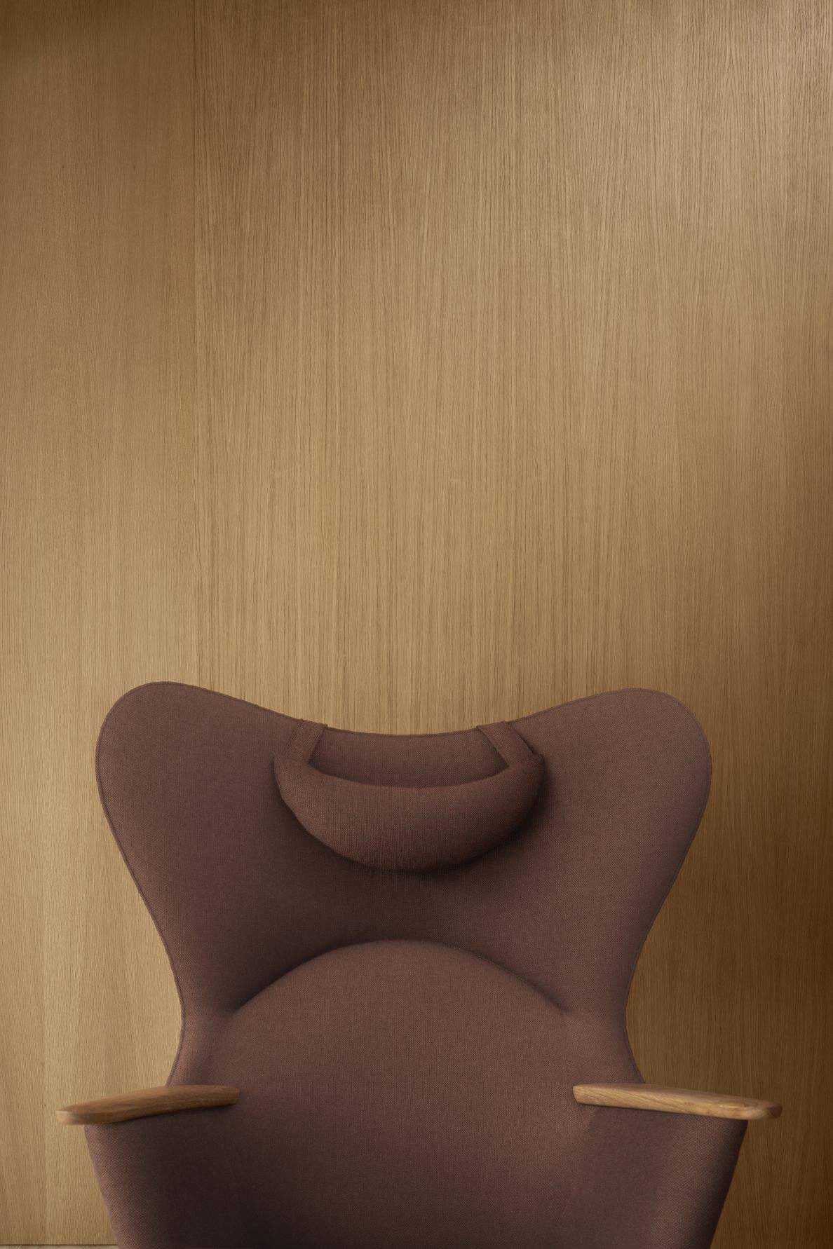 CH78 Mama Bear Sessel in Umber: Hochwertiger Design-Sessel für Wohnzimmer und Lounge.