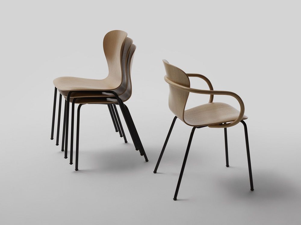 S 220 F Formholzstuhl / Stuhl mit Armlehne Thonet