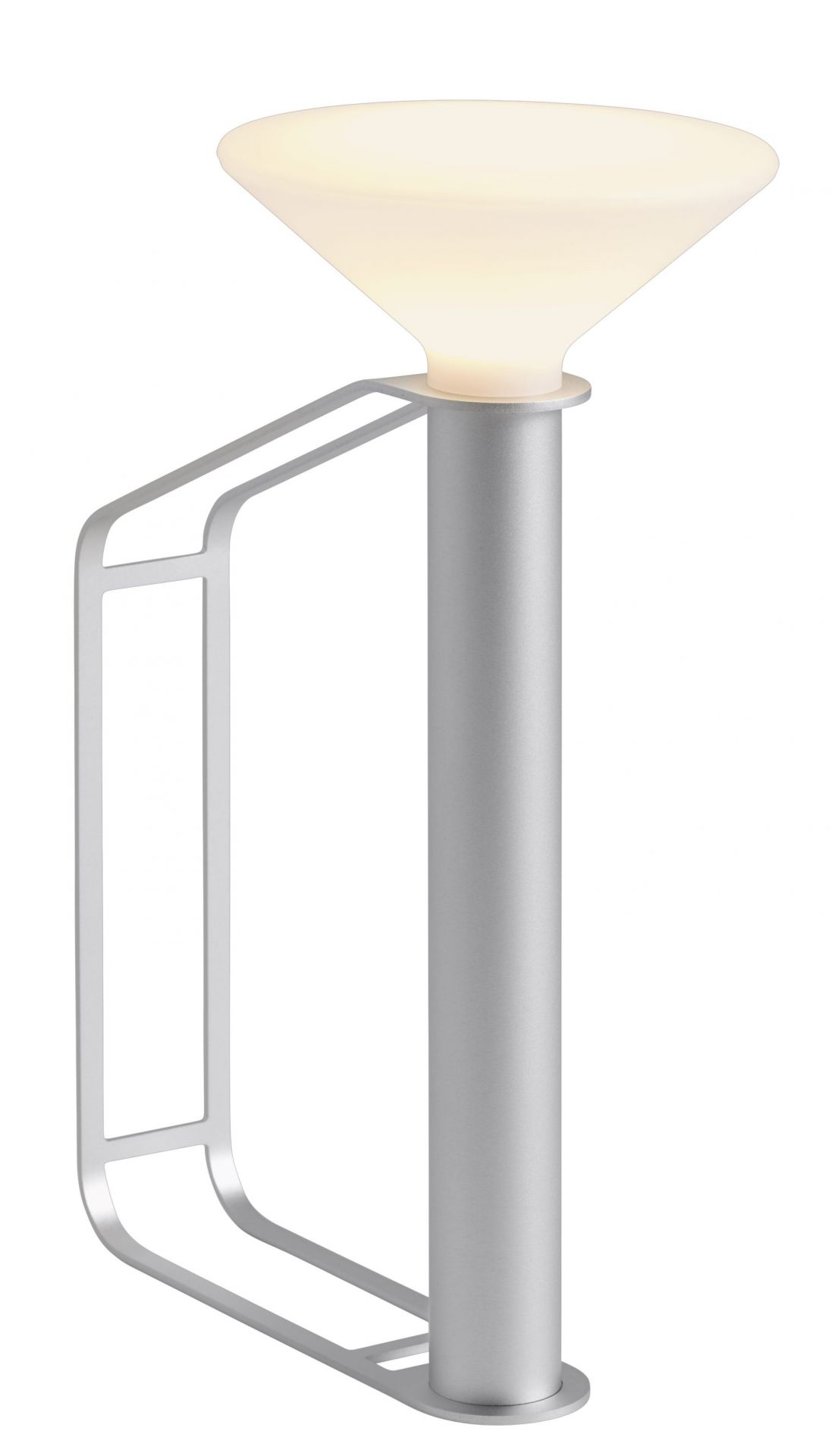 Piton Akku Tischleuchte von Muuto aus Aluminium, modernes Design mit warmem Licht.