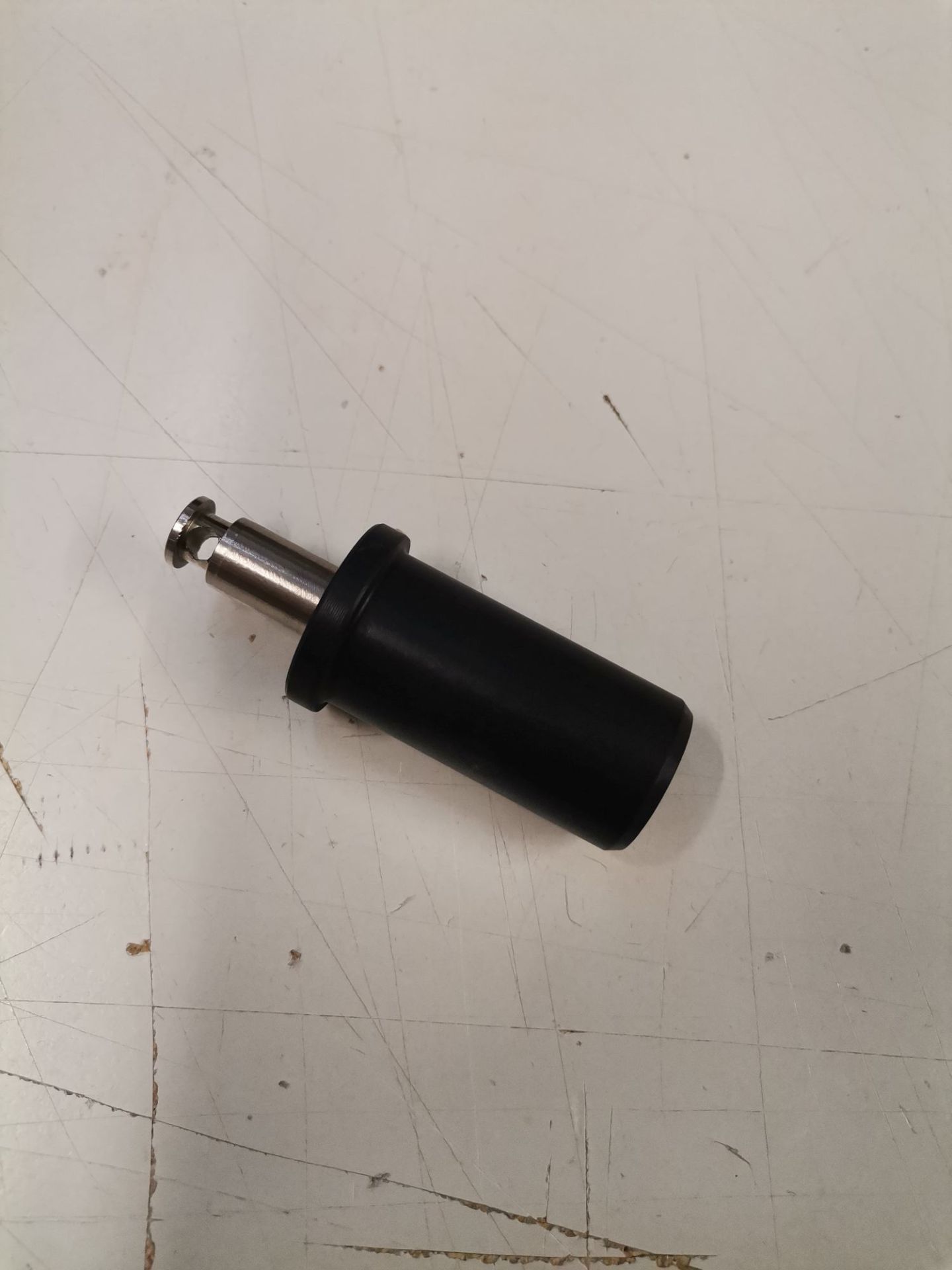 Fix-e Plus Adapter für USM Haller Tische und Kitos E, zur Lifto Befestigung.