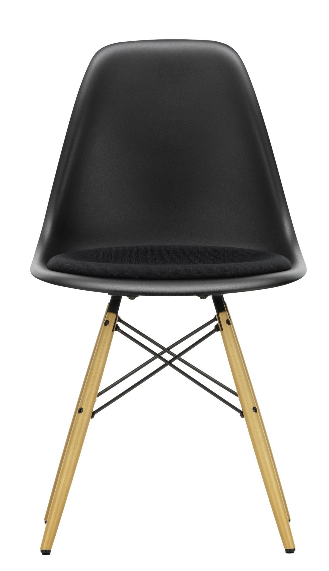 Eames Plastic Side Chair DSW: Schwarzer Stuhl mit Ahorn-Holzbeinen, moderner Designklassiker für Wohn- und Esszimmer.