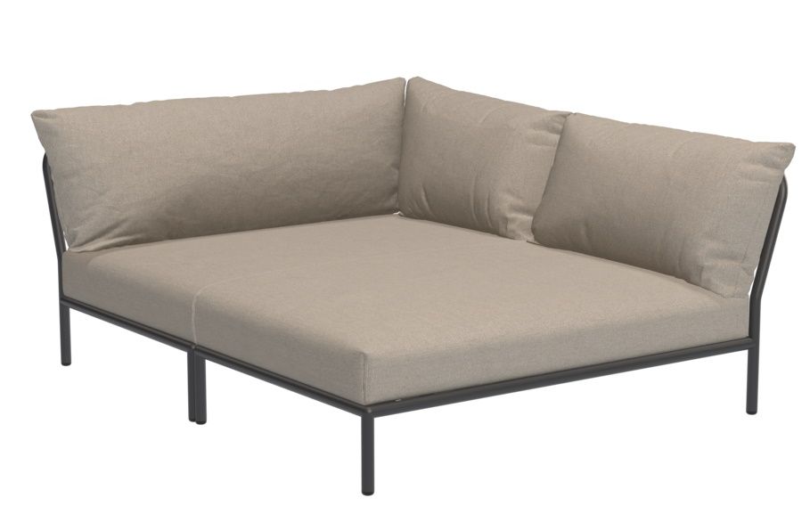 Houe Level Cozy Corner Outdoor Sofa mit beigen Kissen und schwarzem Rahmen.