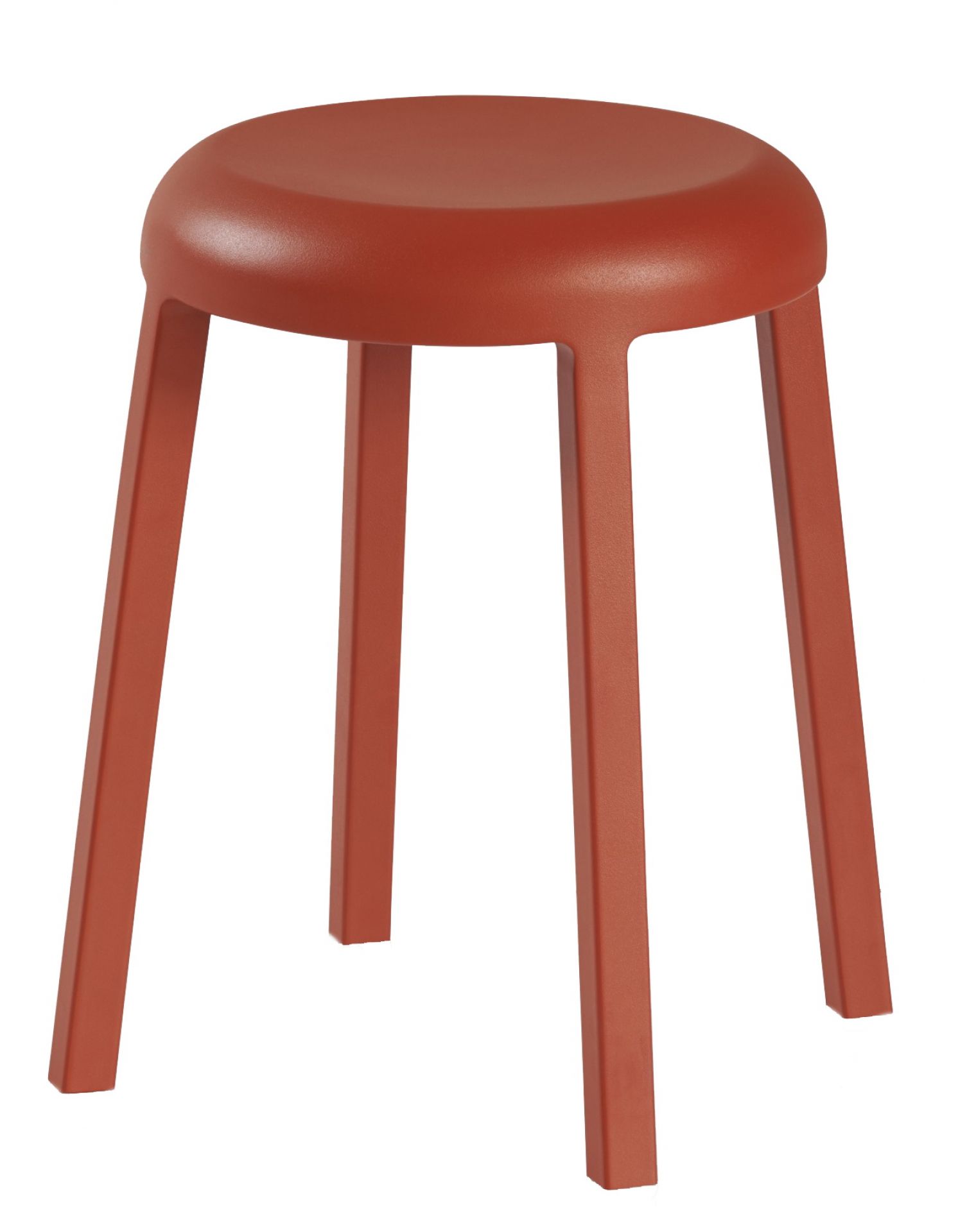 Nahaufnahme des Za Stool Hockers in Koralle von Emeco, ein moderner Designhocker mit drei Beinen.
