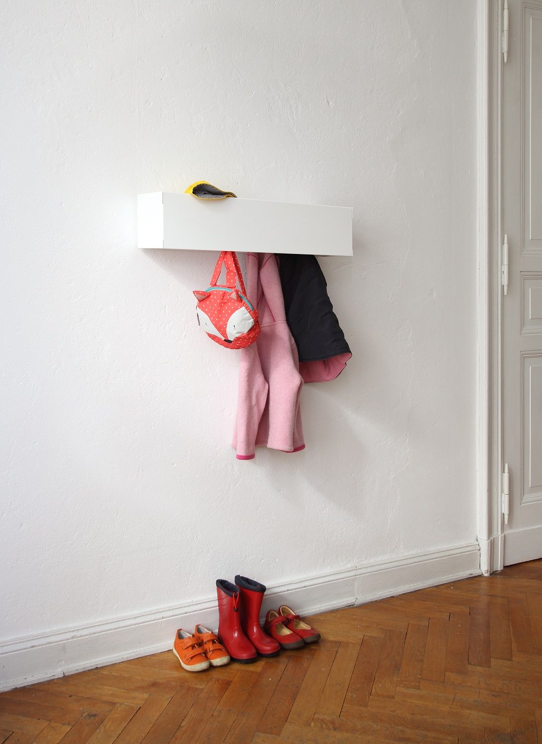 Wandgarderobe CR Linea1 by Müller Möbelwerkstätten