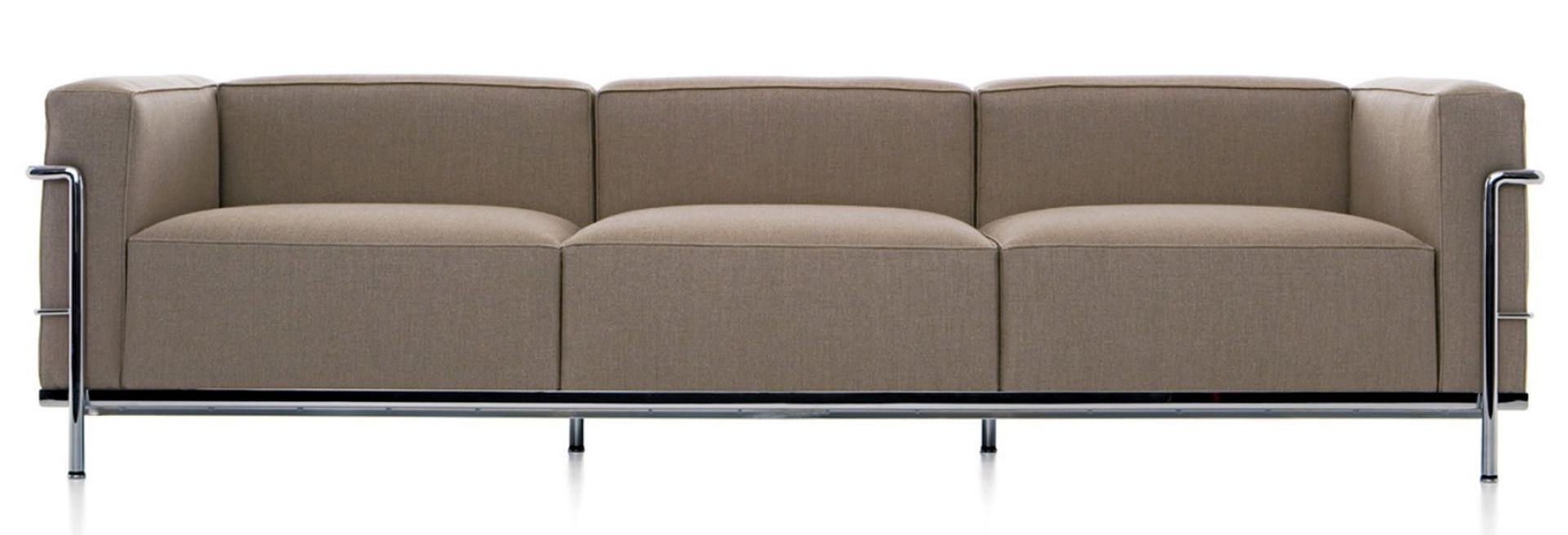 Beiger 3-Sitzer Cassina Sofa mit Stahlrohrgestell, modernes Design für Wohnzimmer und Büro.