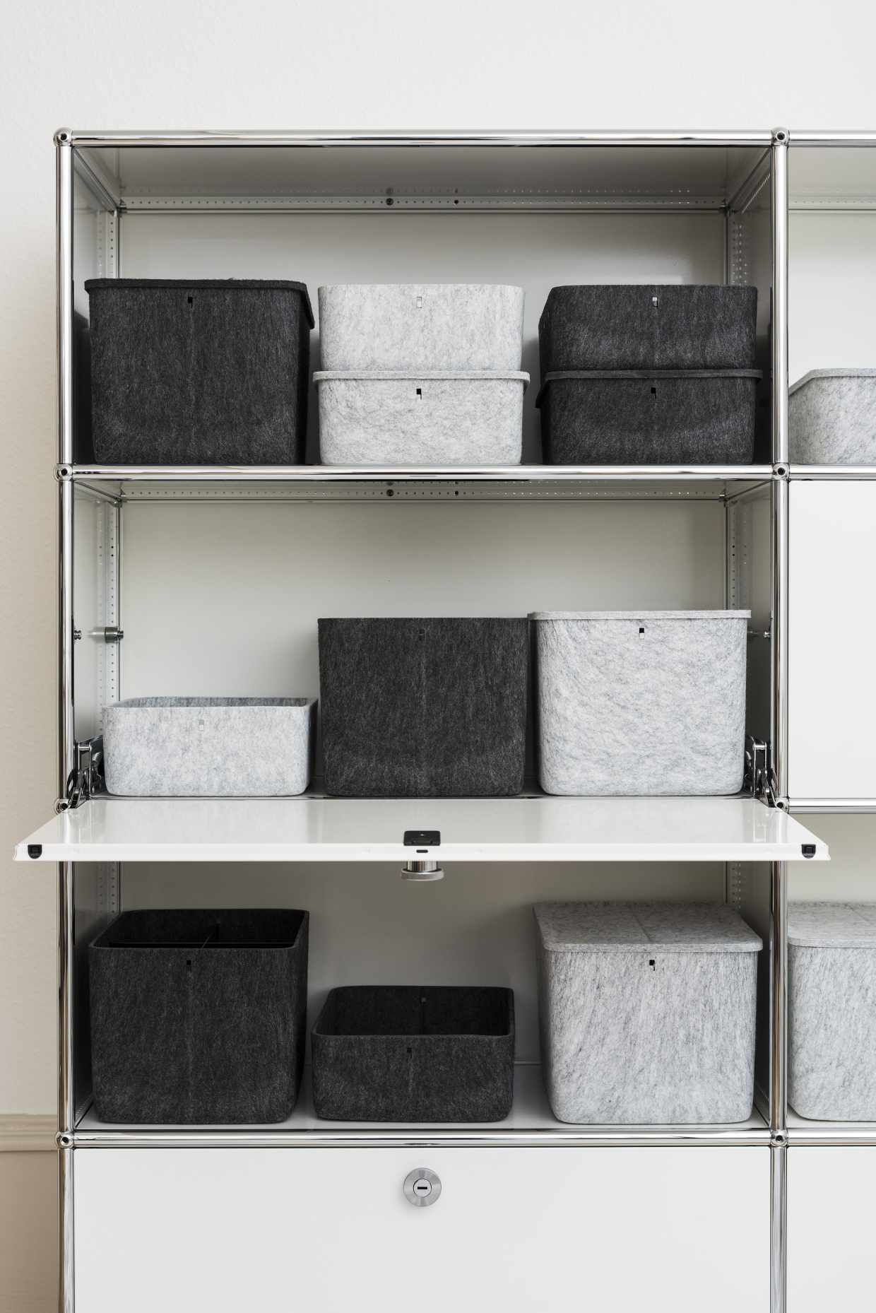 USM Haller Inos Box hoch mit Unterteilung quer / längs