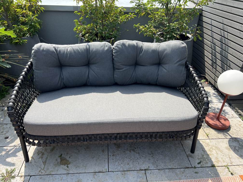 Ocean Large 2-Sitzer Sofa mit Kissen in Dunkelgrau Outdoor Cane-Line AUSSTELLUNGSSTÜCK  