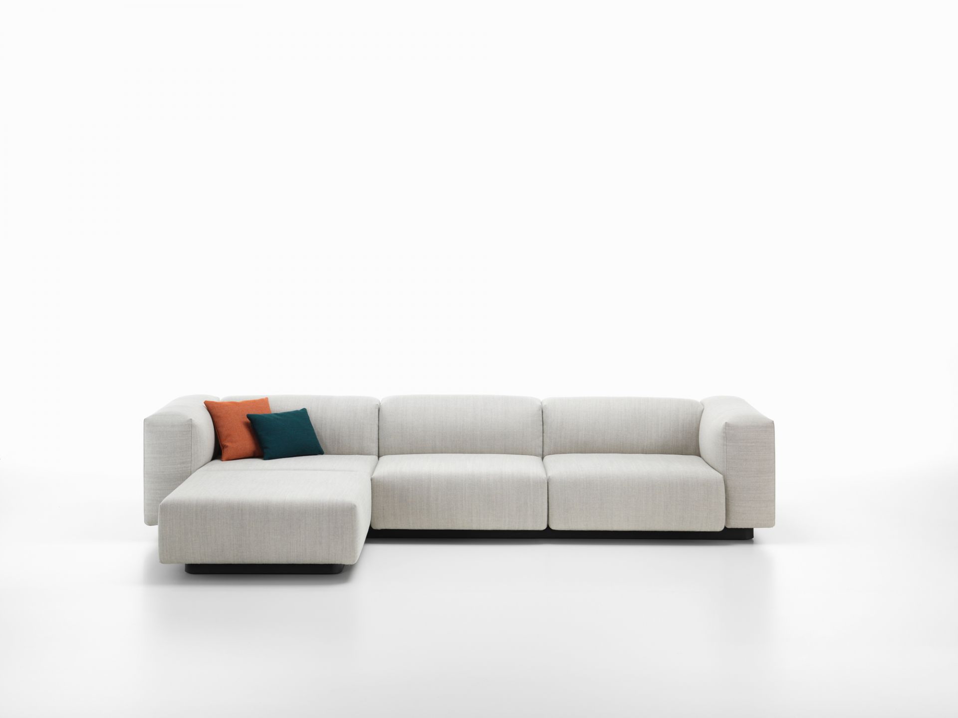 Vitra Soft Modular Sofa 3-Sitzer mit Chaise Longue in Volo moorbraun, modernes Ecksofa.
