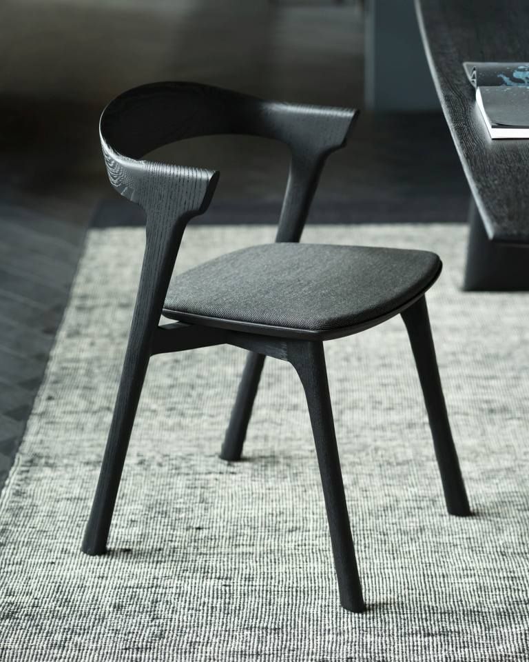 Bok Stuhl Eiche braun / Stoff Schwarz Ethnicraft