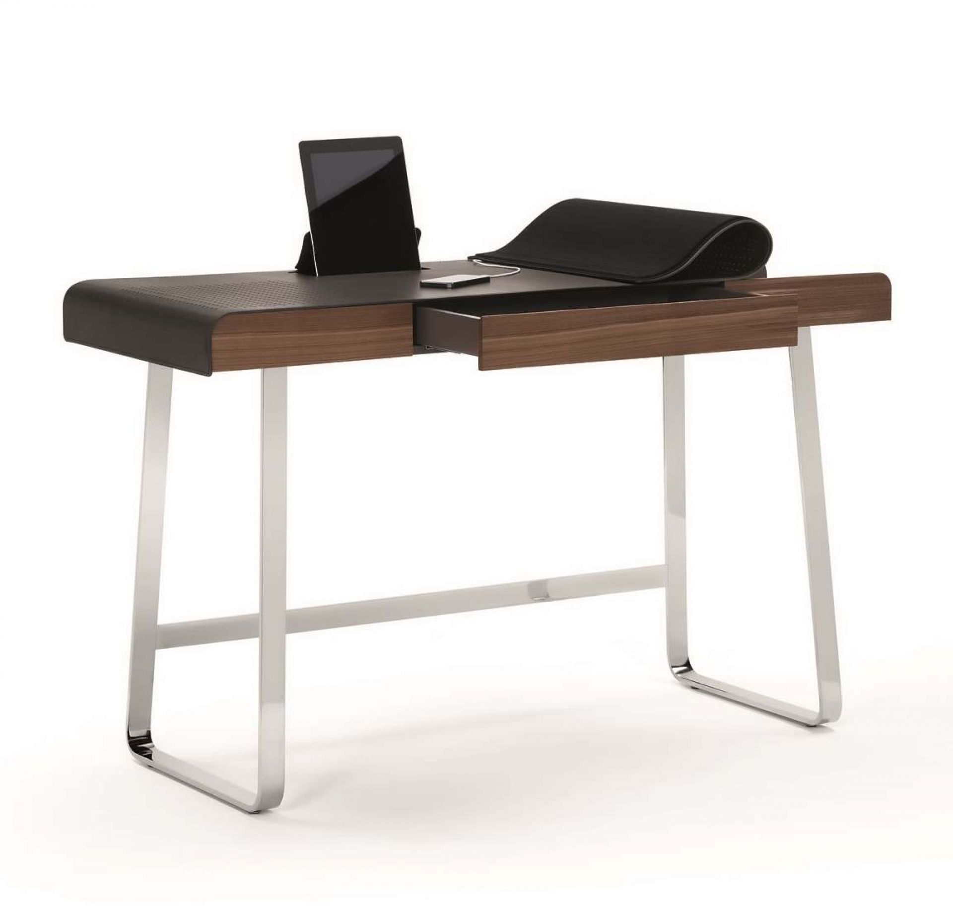 Pegasus Home Desk Schreibtisch von ClassiCon mit Schublade, Tablet und silbernen Beinen.