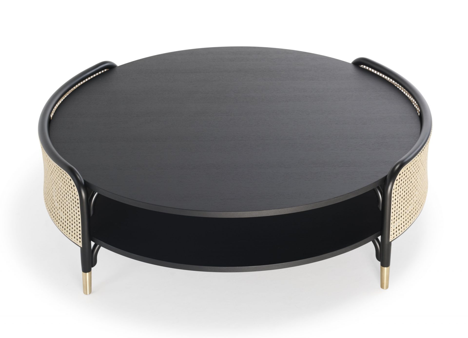 DETOUR Couchtisch von Wiener GTV Design: Runder, schwarzer Wohnzimmertisch mit Wiener Geflecht und Ablage.