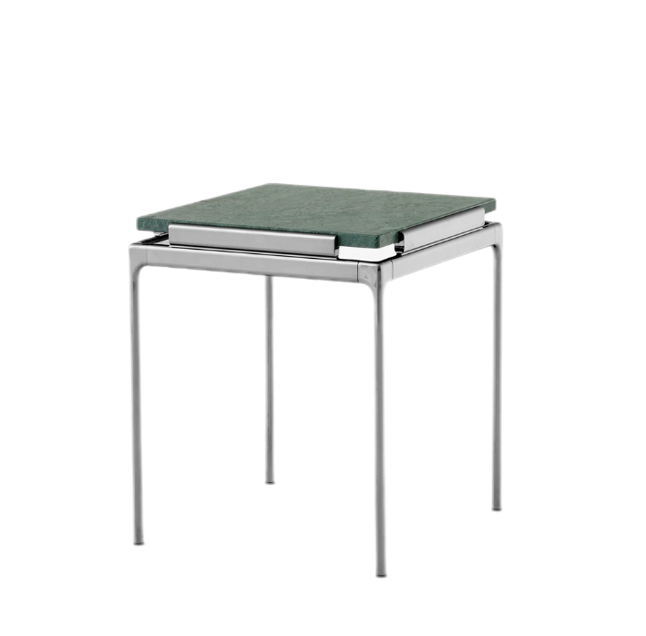 Sett LN11 Beistelltisch von AndTradition: Quadratischer Tisch mit grüner Tischplatte und silbernem Metallgestell.