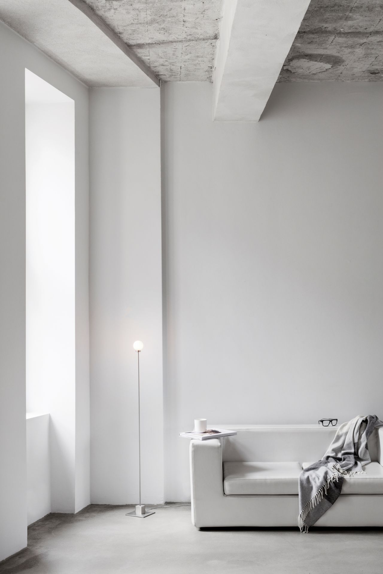 Snowball Floor LED Stehleuchte Northern