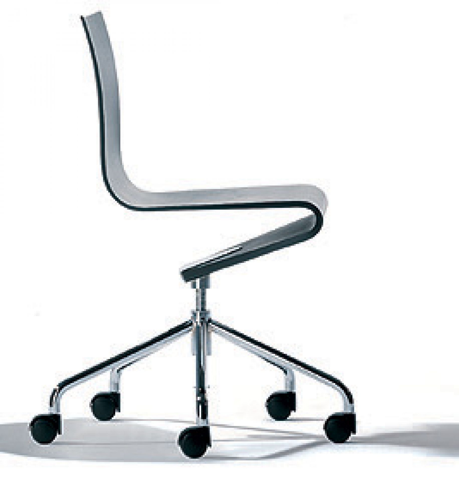 Seitenansicht: Grauer Seesaw Bürostuhl von Richard Lampert mit Rollen und Chromgestell. Ergonomischer Arbeitsstuhl.