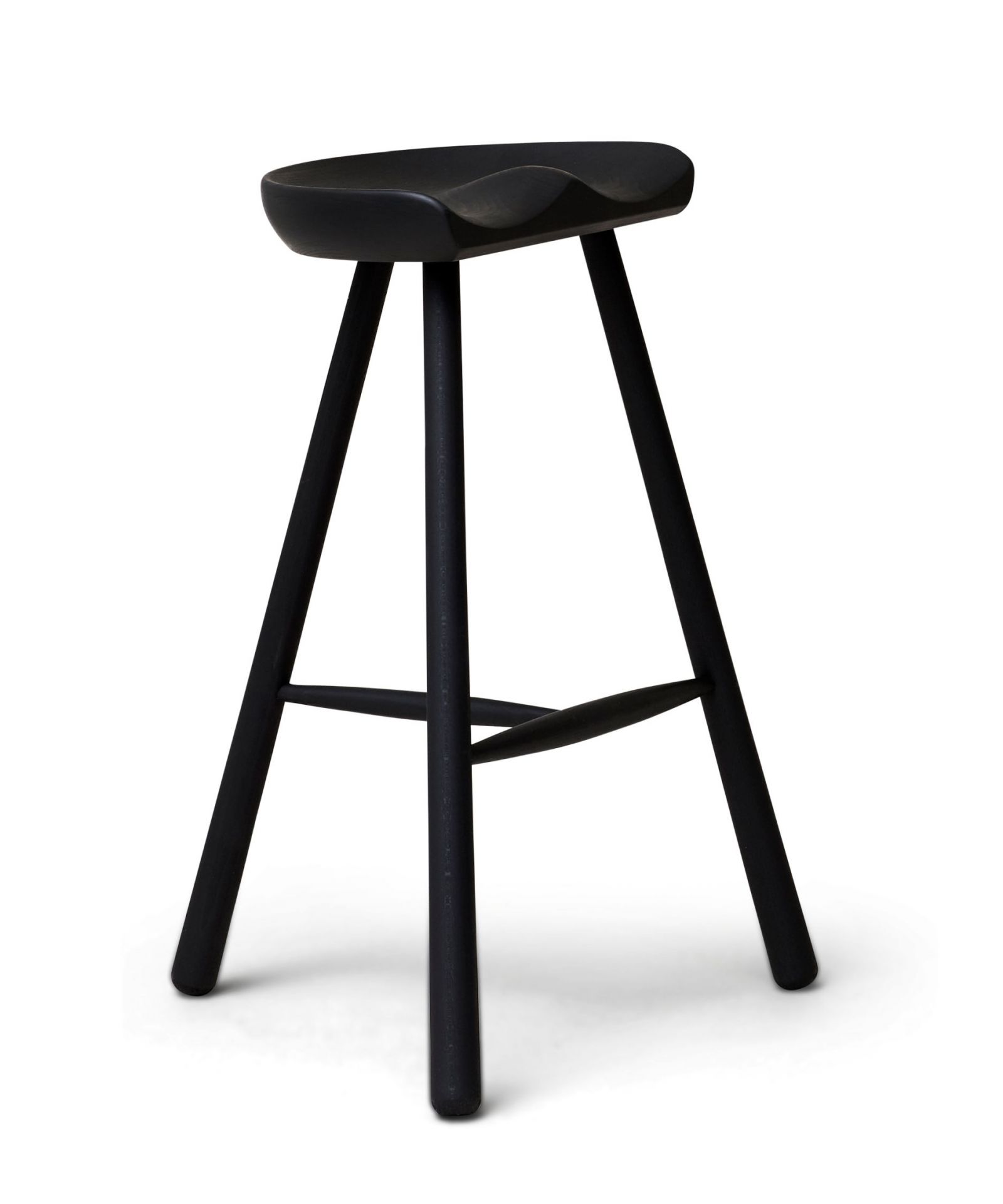 Shoemaker Chair No. 68, Buche schwarz gebeizt von Form & Refine, Hocker, Sitzmöbel.