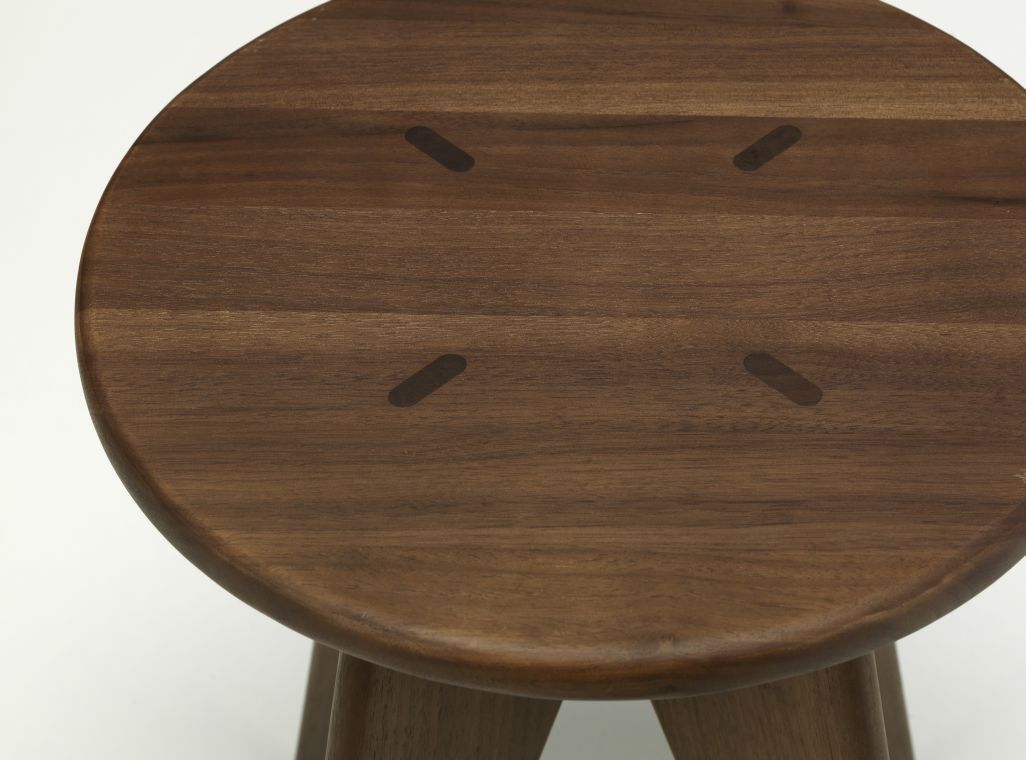 Tabouret Solvay Hocker Vitra Amerikansicher Nussbaum massiv