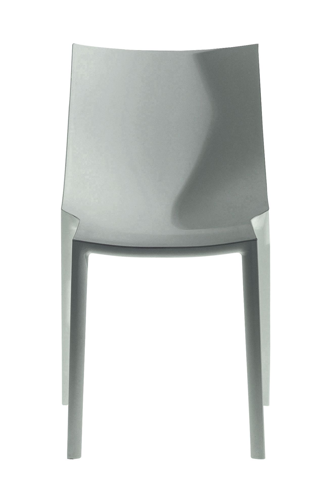 Grauer Bo Stuhl von Driade, moderner Designstuhl für Esszimmer und Wohnbereich.