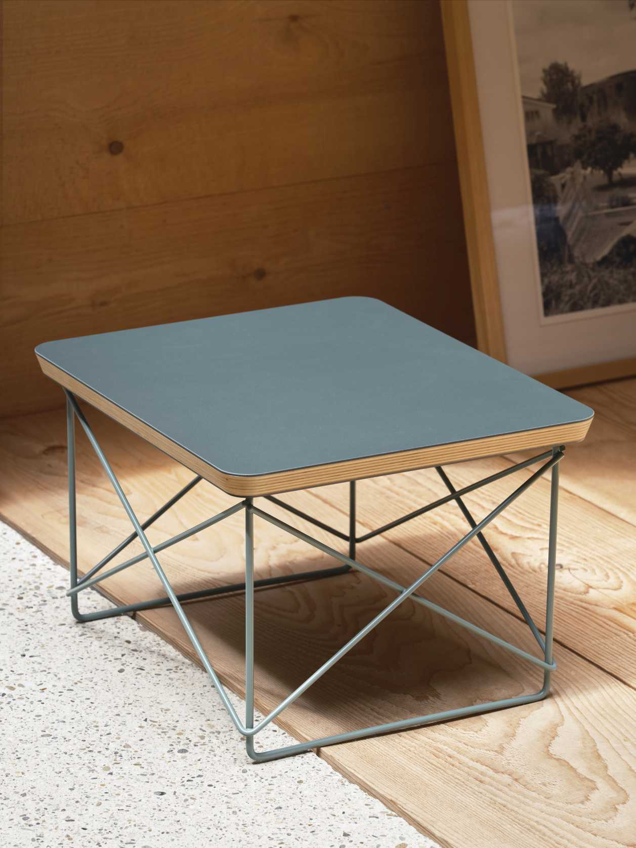 Occasional Table LTR Beistelltisch Linoleum Smoke blue Vitra 