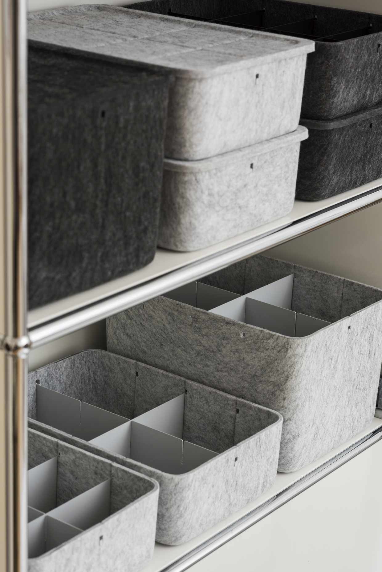 USM Haller Inos Box hoch mit Unterteilung quer / längs