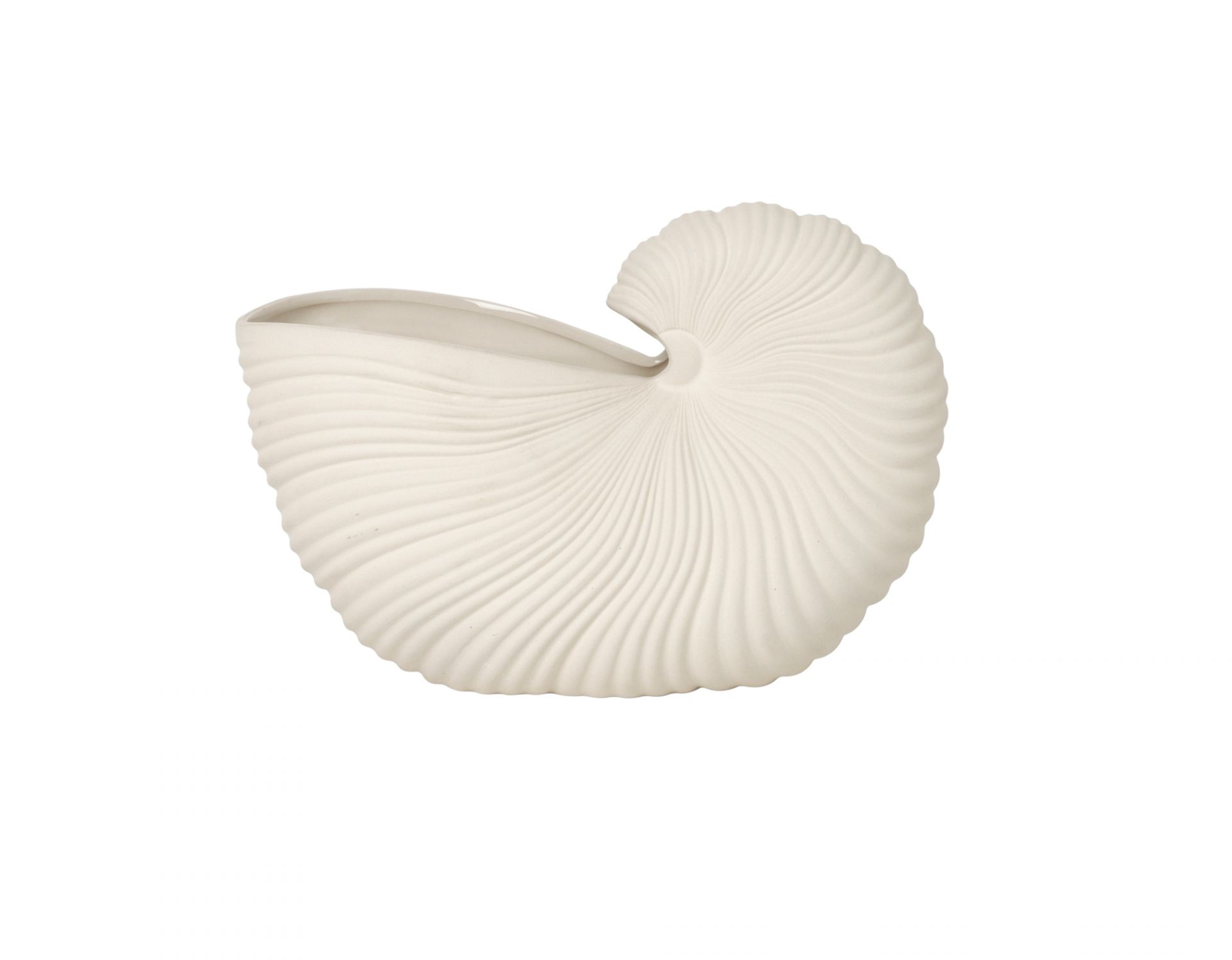 Weiße Ferm Living Shell Pot Vase in Form einer Nautilus-Muschel, Dekoration für Zuhause.