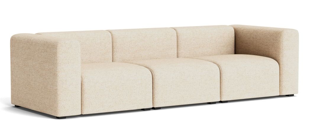 Beiges Mags Sofa 3-Sitzer mit Stoffbezug, modernes Design für Wohnzimmer und Lounge.