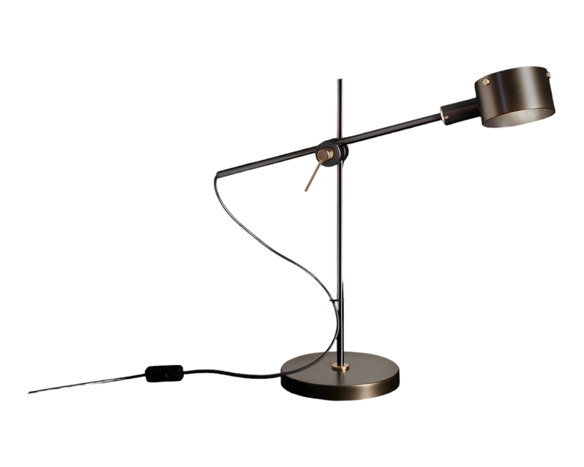 G.O. 252 Tischleuchte von Oluce, moderne Schreibtischlampe in Schwarz mit verstellbarem Arm.