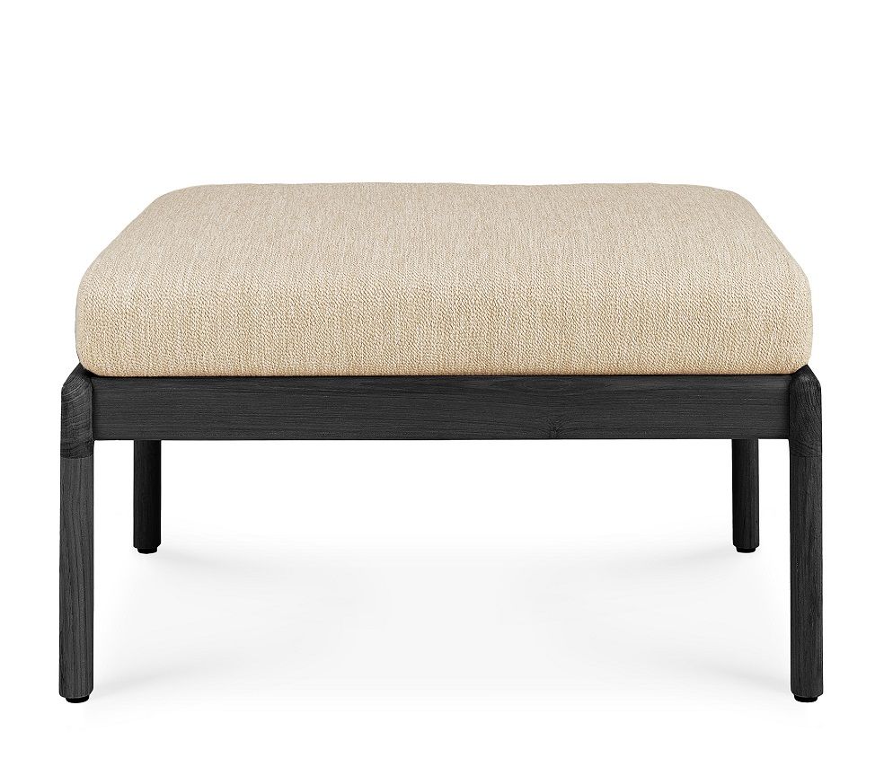 Jack Outdoor Polsterhocker von Ethnicraft mit schwarzem Teakholzrahmen und beigem Polster.