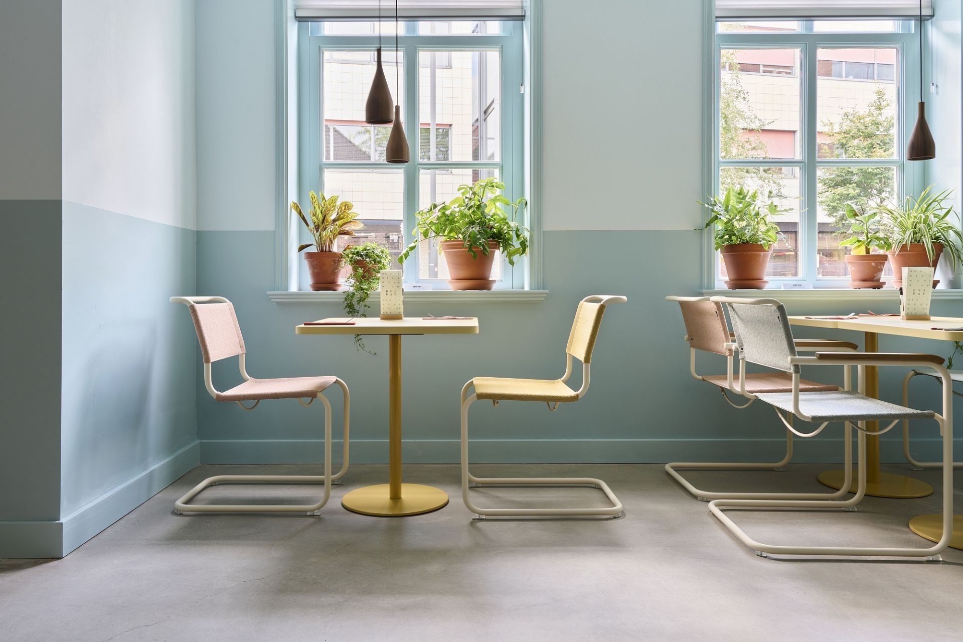 S 34 V / S34 V Freischwinger Thonet