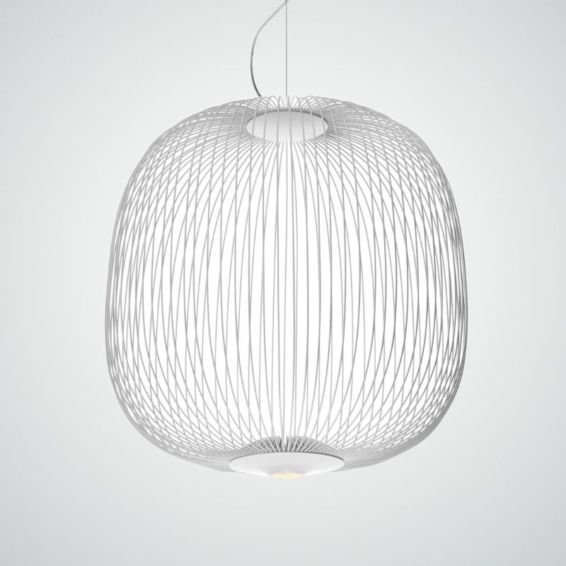 Weiße Spokes Pendelleuchte von Foscarini: Moderne Hängelampe mit filigranem Drahtgestell für Wohnzimmer und Esszimmer.