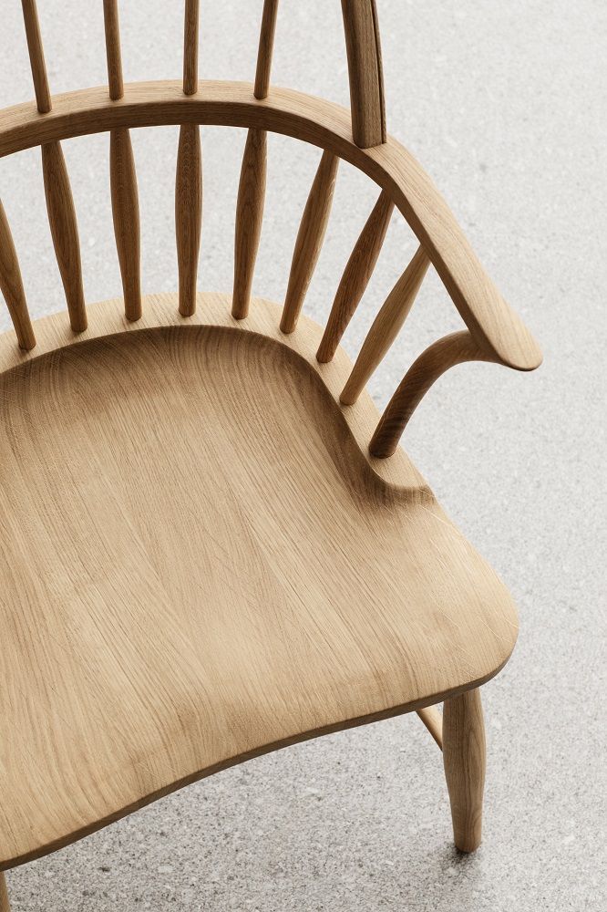 Detailaufnahme: FH38 Windsor Stuhl von Carl Hansen & Søn, Eiche geölt, Holzstuhl.