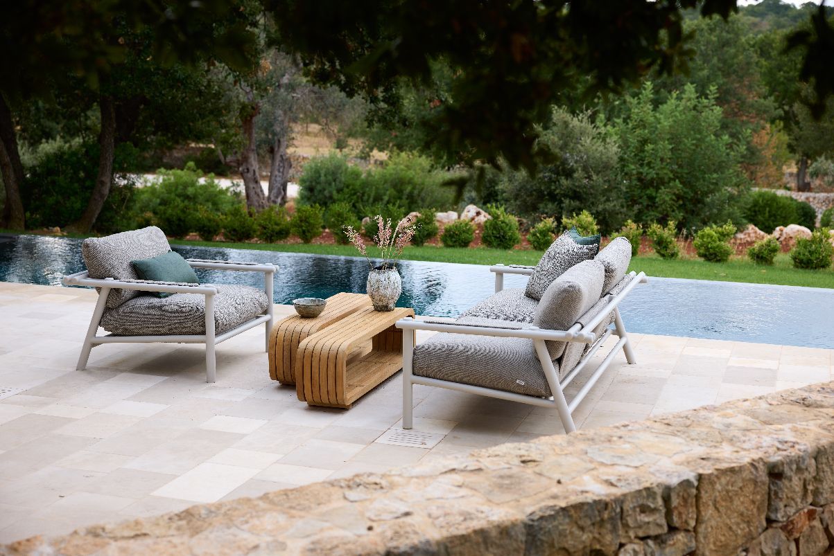 Sticks Lounge Chair Sessel Outdoor Cane-Line Gestell taupe / Kissen sand